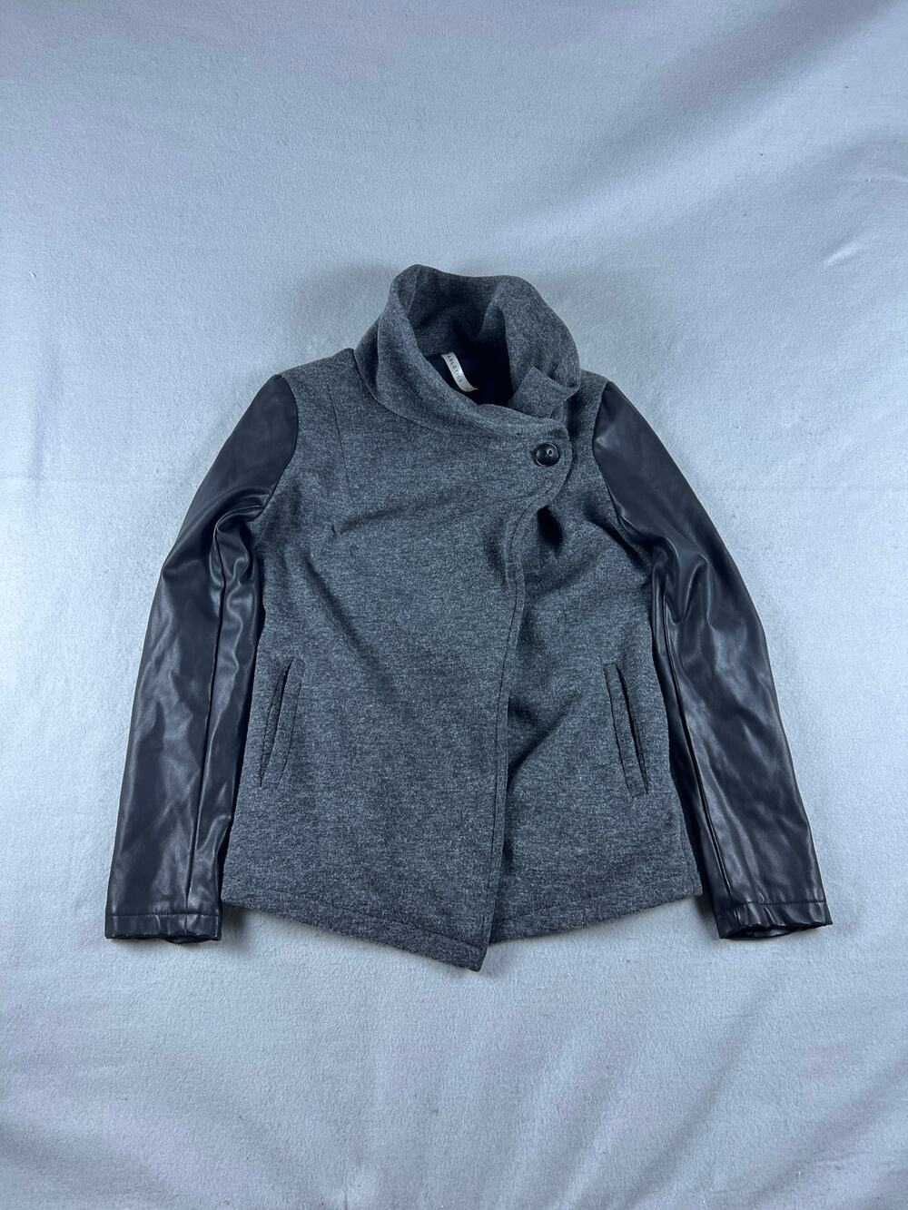 Fabletics Milano‎ Coat Womens S Gray Black Faux Leather Sleeve Asymmetric Moto